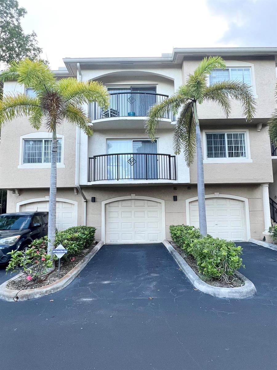 1100 Crestwood Court S # 1103, Royal Palm Beach FL 33411