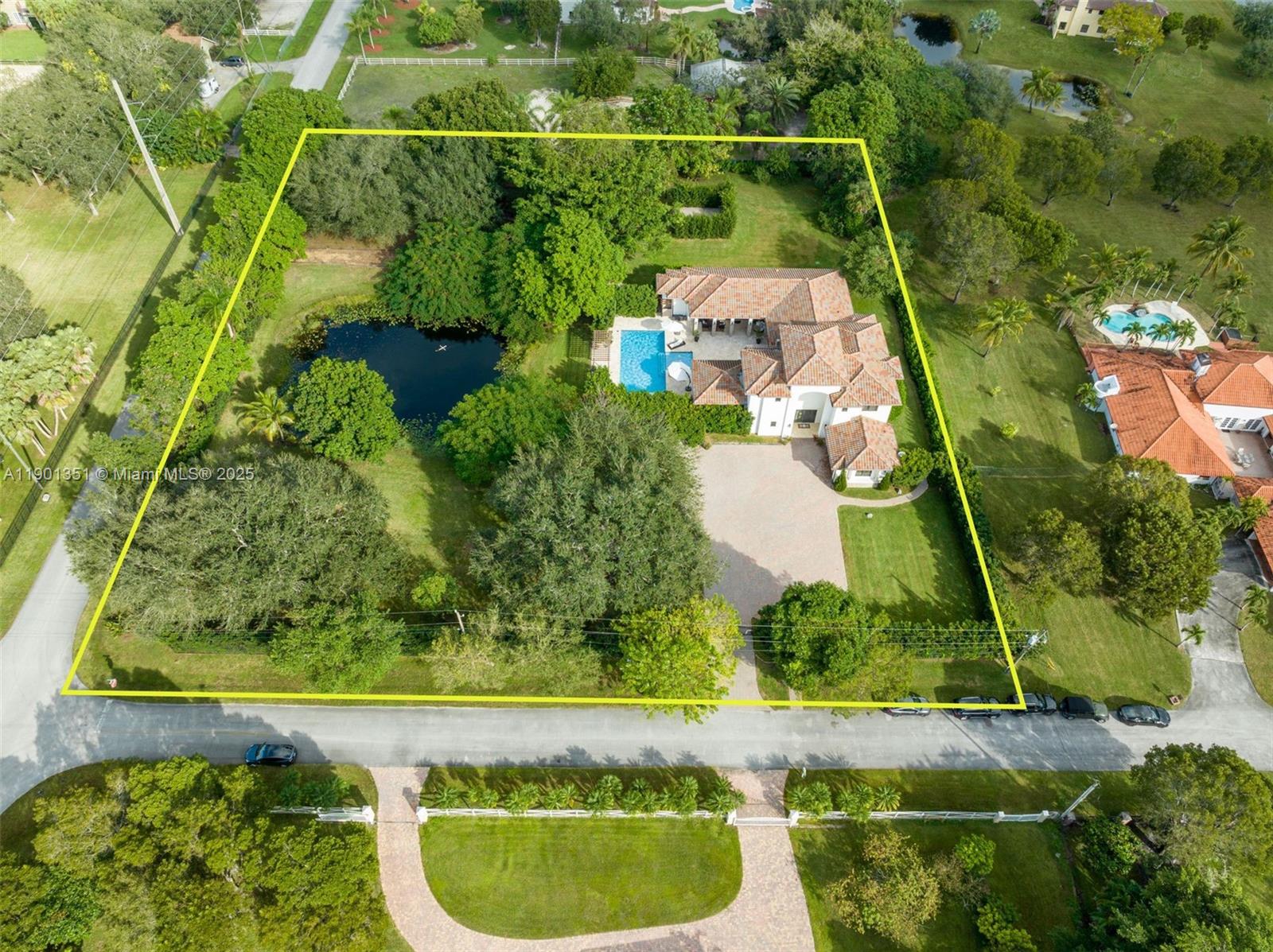 18951 SW 53rd St, Southwest Ranches FL 33332