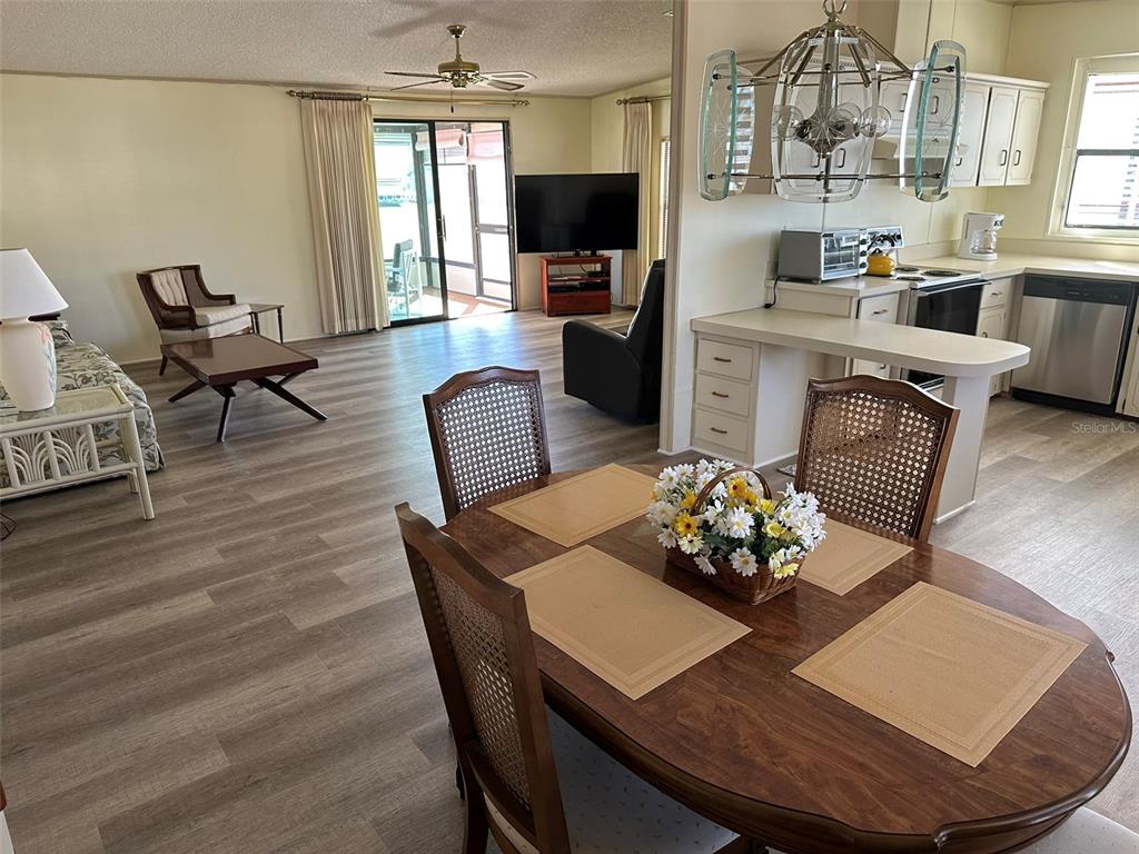 76 EAGLE CIRCLE, ELLENTON, FL — photo 2 of 25