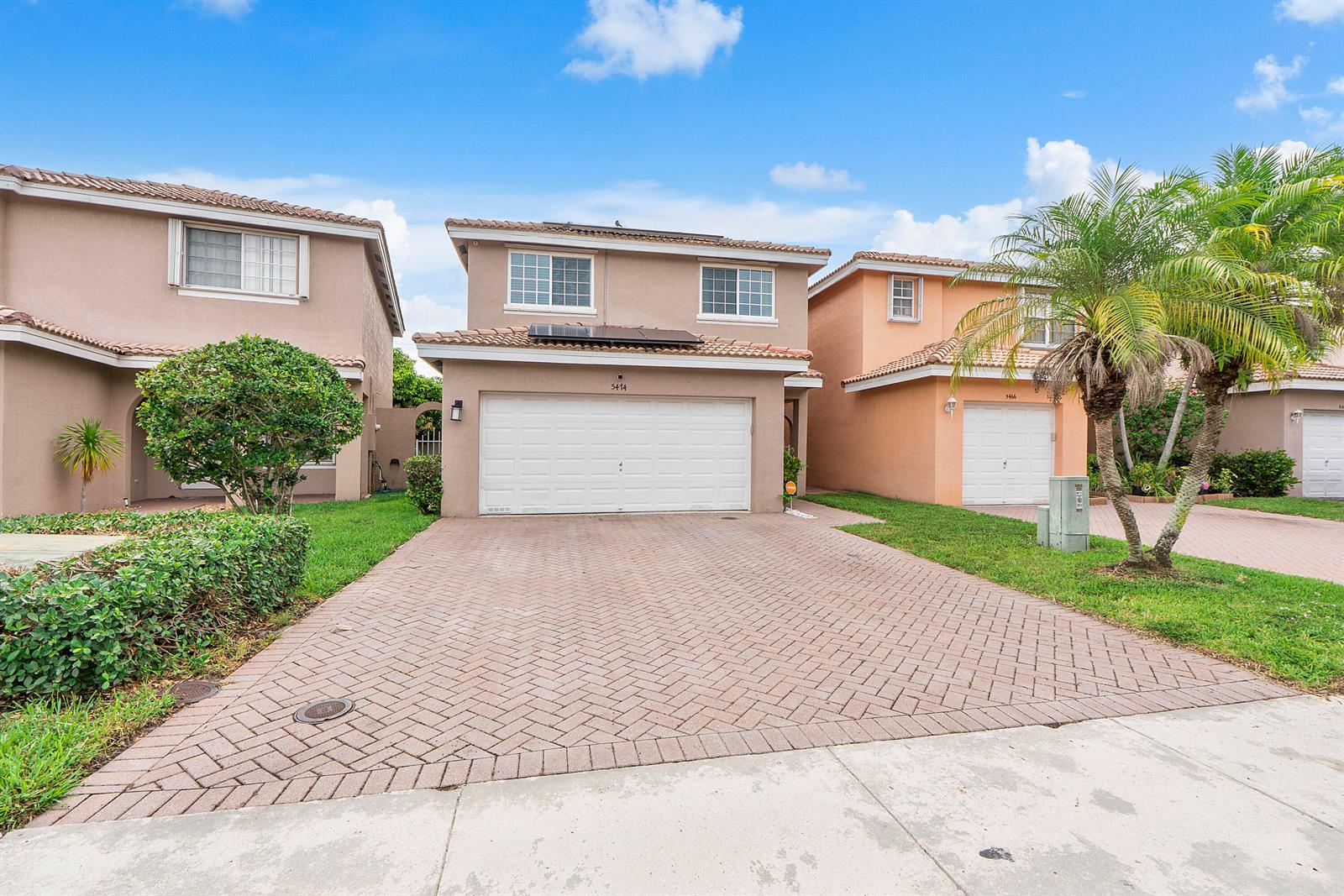 5474 NW 94th Terrace, Sunrise FL 33351