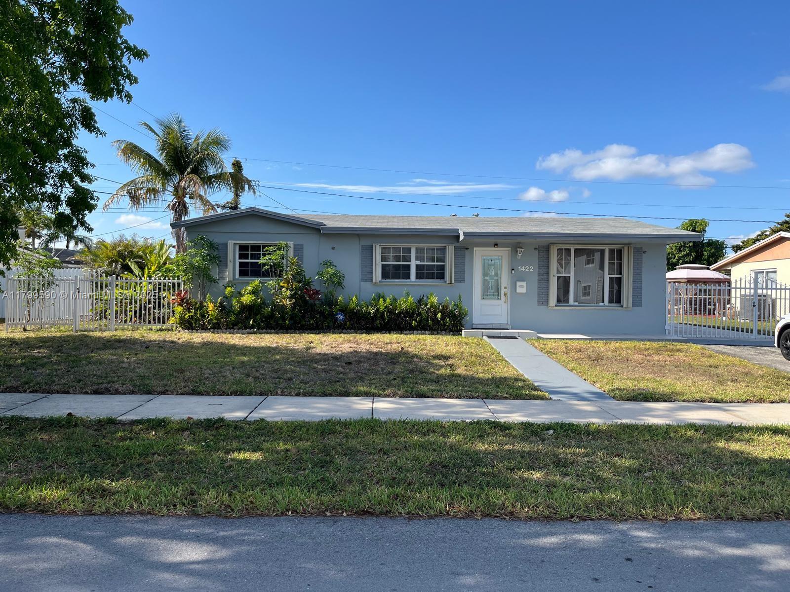 1422 NW 196th St, Miami Gardens FL 33169