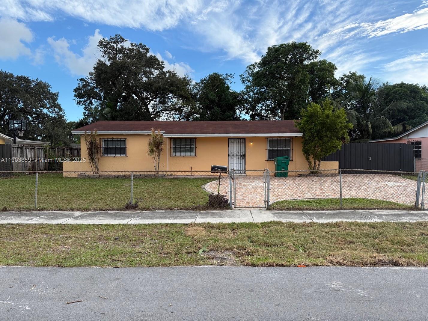 3834 NW 209th St, Miami Gardens FL 33055