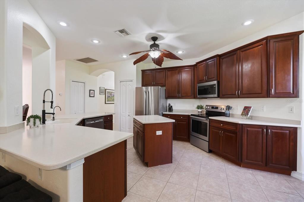 284 ALBATROSS ROAD, ROTONDA WEST, FL — photo 4 of 30