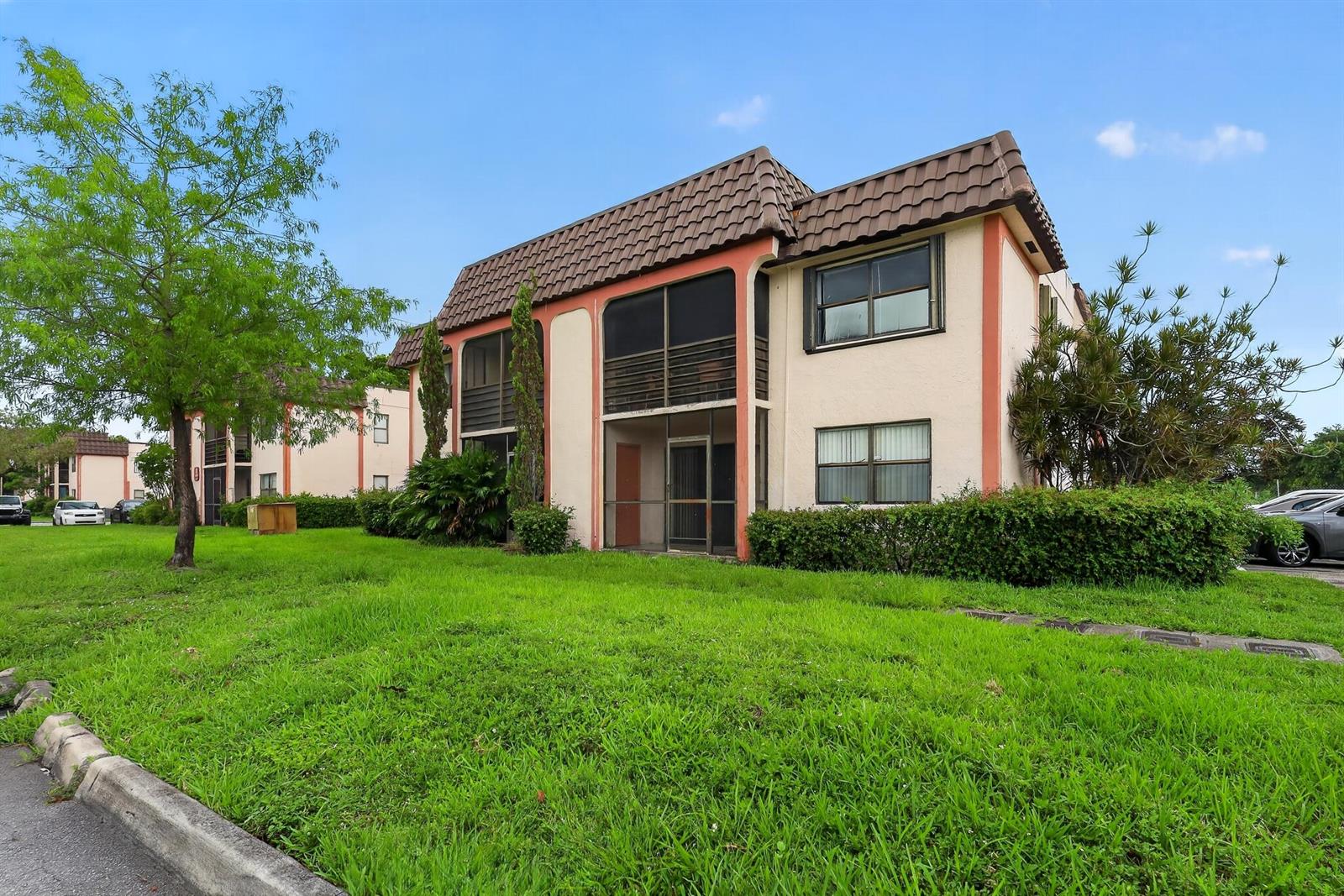 20805 NE 8th Court # 21, Miami FL 33179