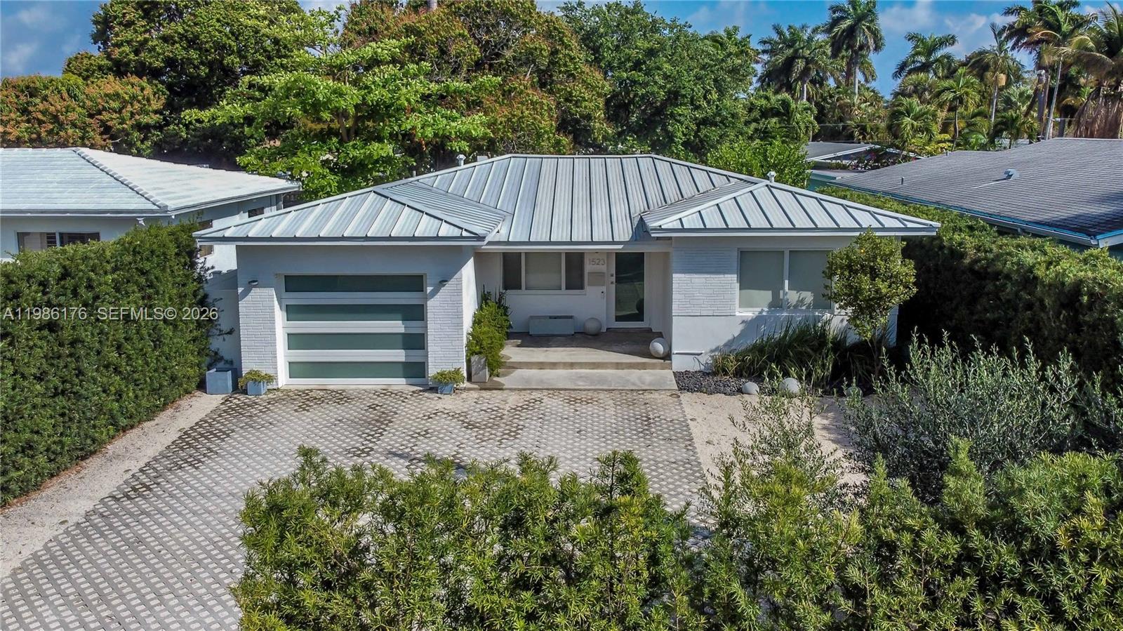 1523 Johnson St, Hollywood FL 33020