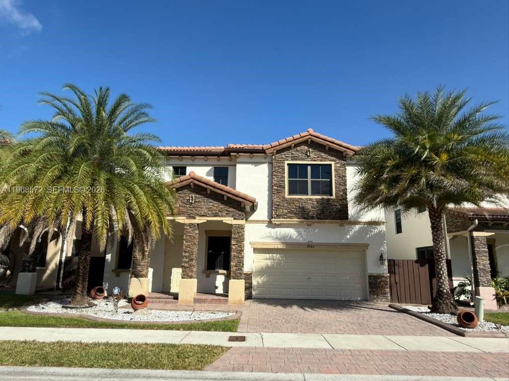 9947 NW 86th Ter, Doral FL 33178