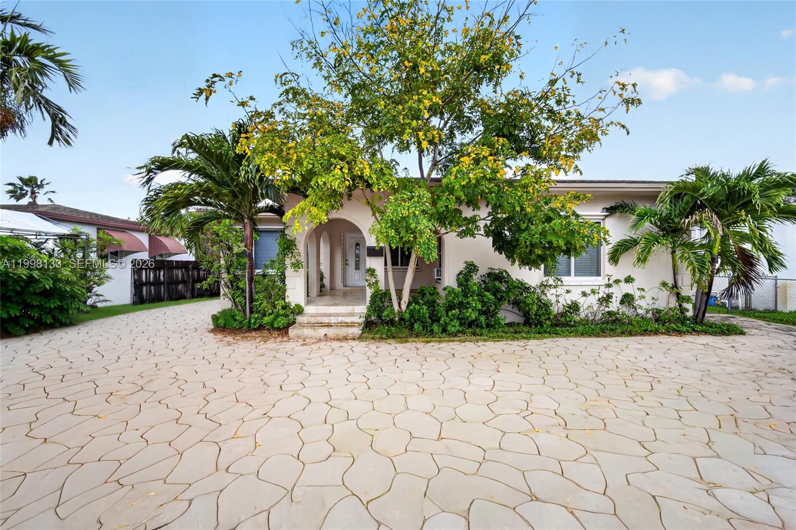 6881 SW 27th St, Miami FL 33155