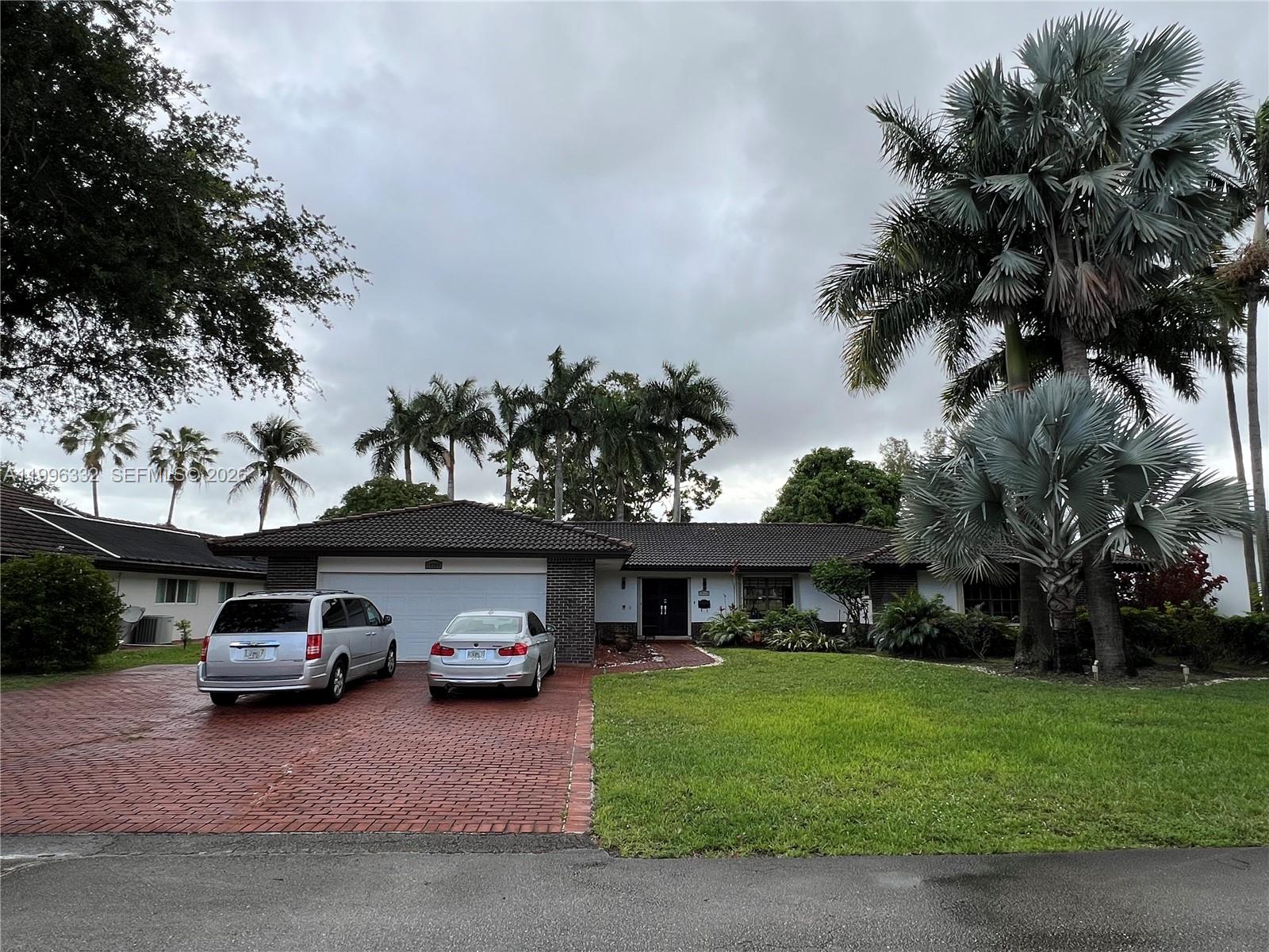 19265 E Saint Andrews Dr, Hialeah FL 33015, HIALEAH, FL — photo 4 of 30