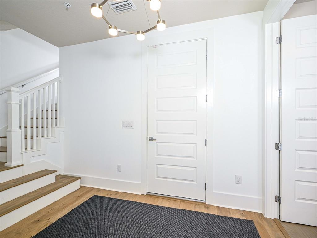 516 LAUREL PARK DRIVE, SARASOTA, FL — photo 5 of 30