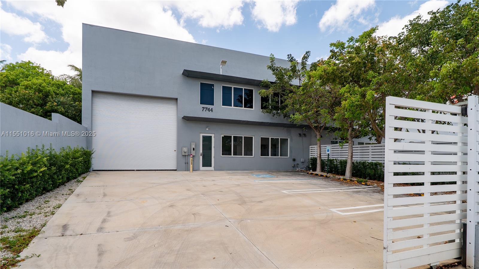 7744 NW 6th Ct, Miami FL 33150