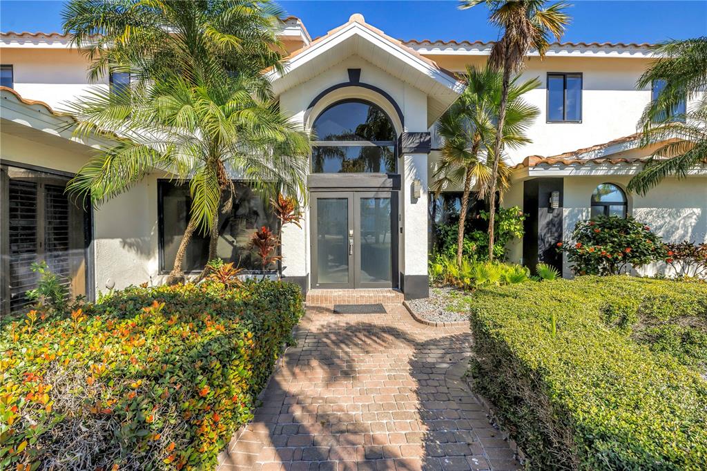 583 CRYSTAL DRIVE, MADEIRA BEACH, FL — photo 2 of 30