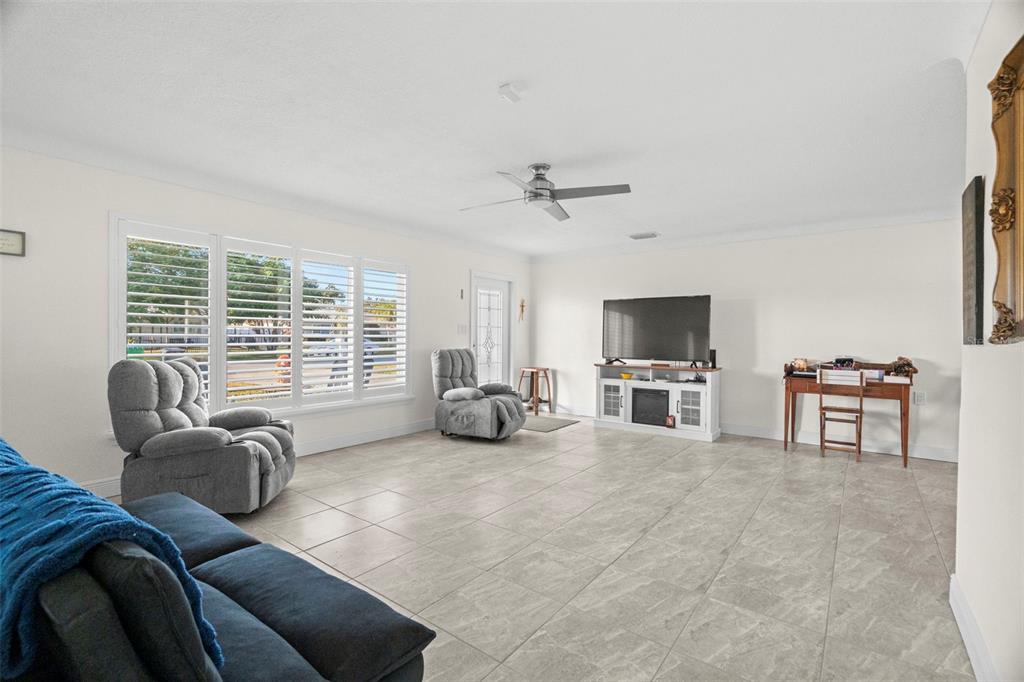 10121 4TH STREET E, TREASURE ISLAND, FL — photo 4 of 30