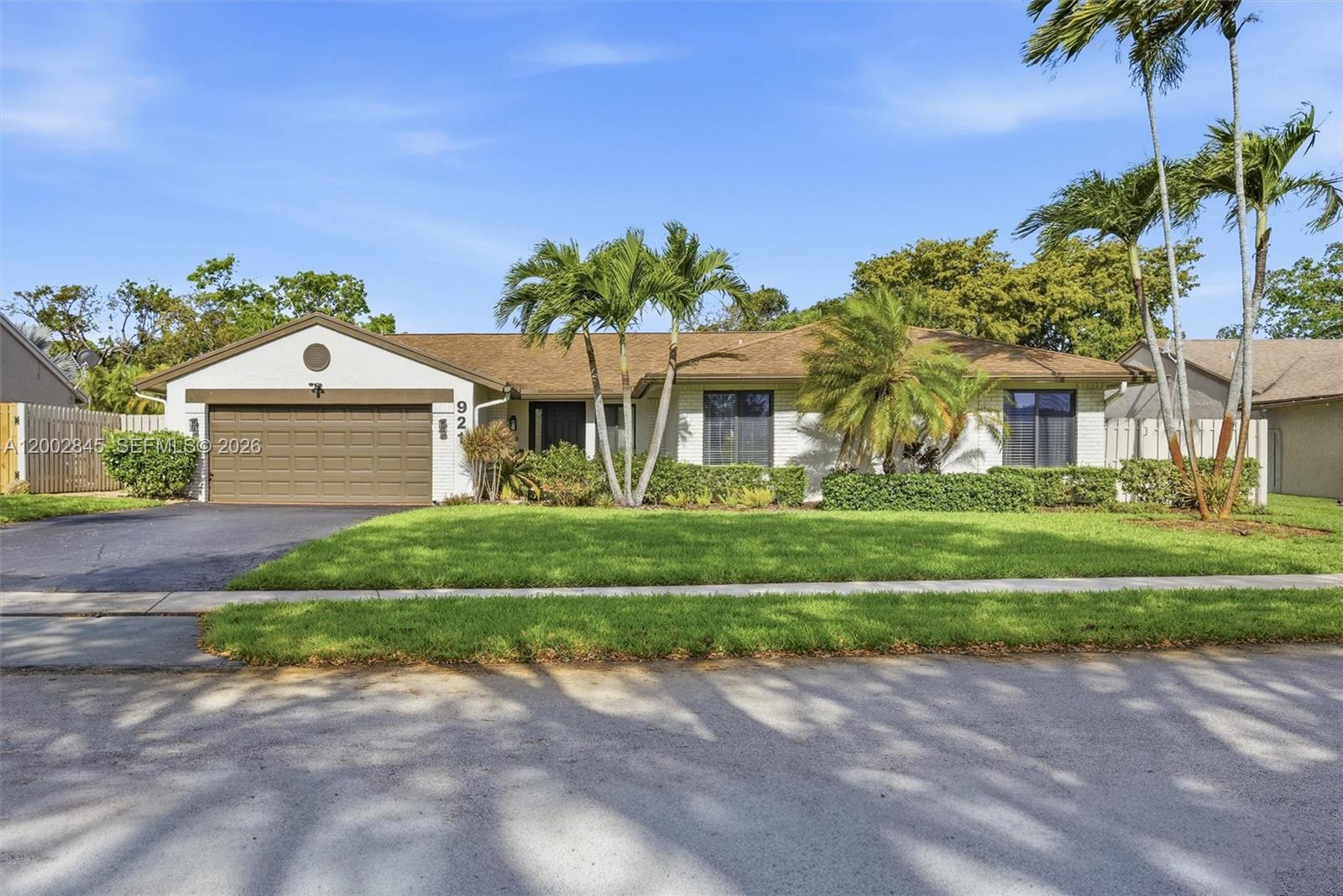 921 Monticello Ave, Davie FL 33325