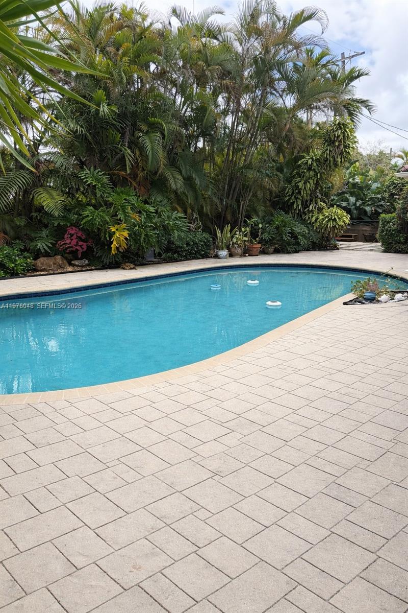 2110 NE 198th Ter, Miami FL 33179