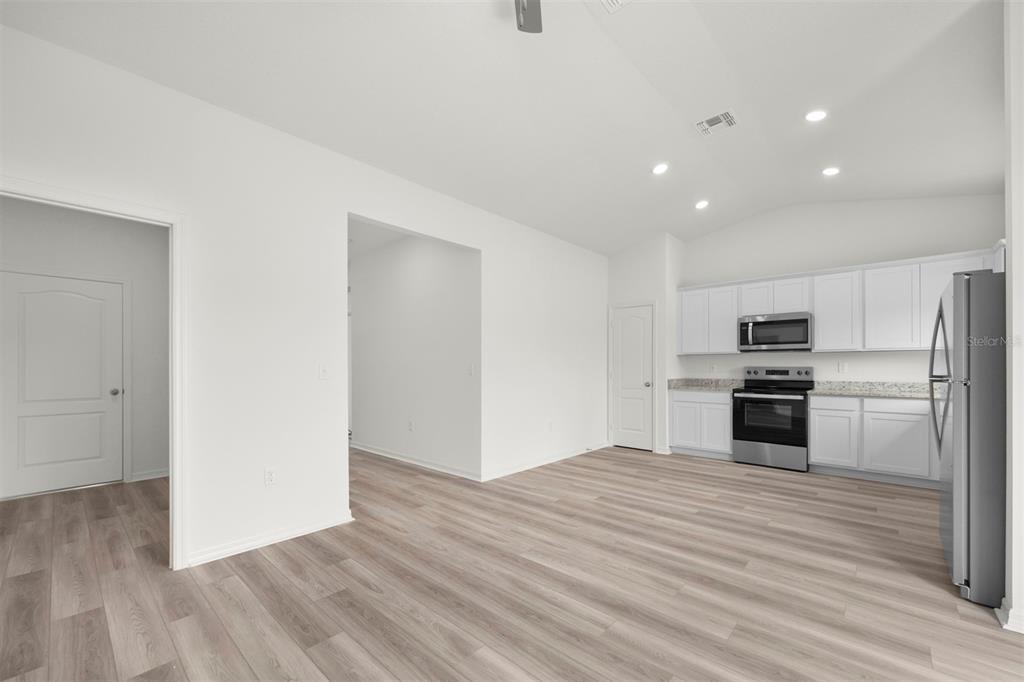 13303 TULA LOOP, ASTATULA, FL — photo 5 of 18
