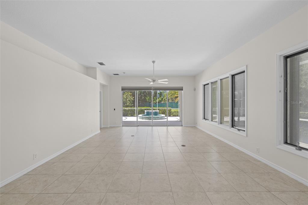 8628 54TH AVENUE CIRCLE E, BRADENTON, FL — photo 4 of 24