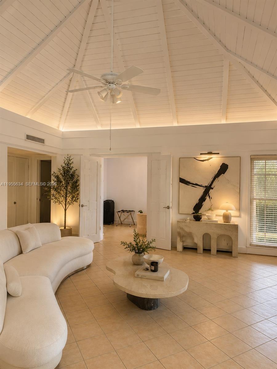 5700 White Hickory Cir, Tamarac FL 33319