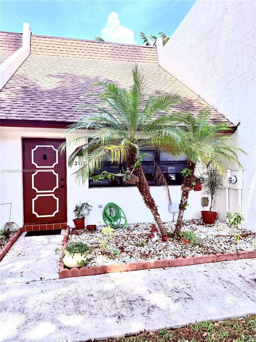 2111 N 14th Ave, Hollywood FL 33020