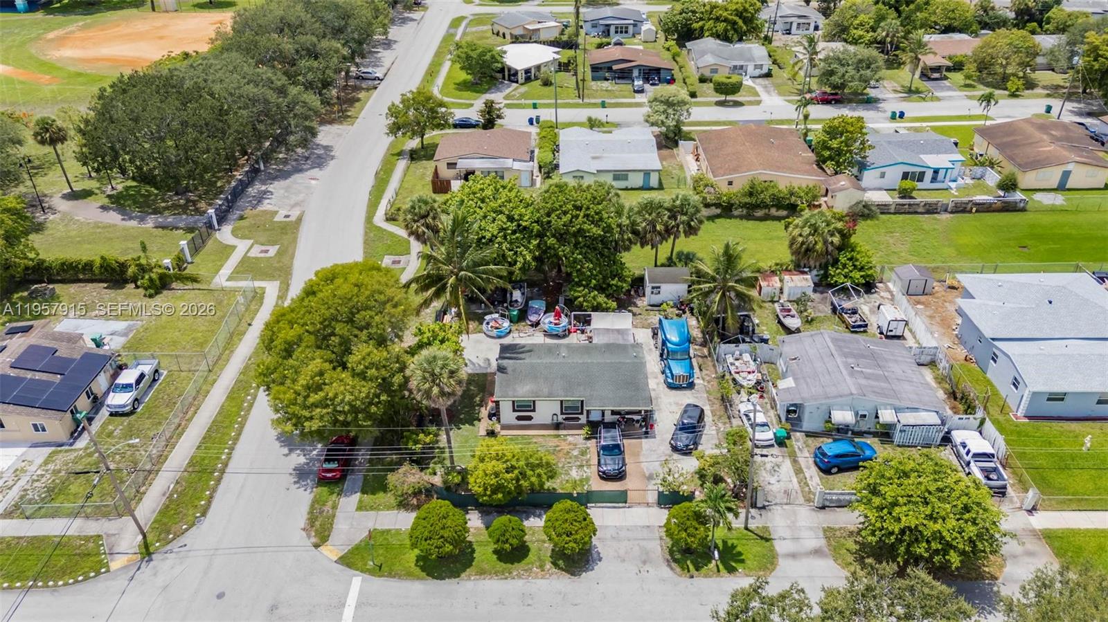 901 NW 34th Ter, Lauderhill FL 33311