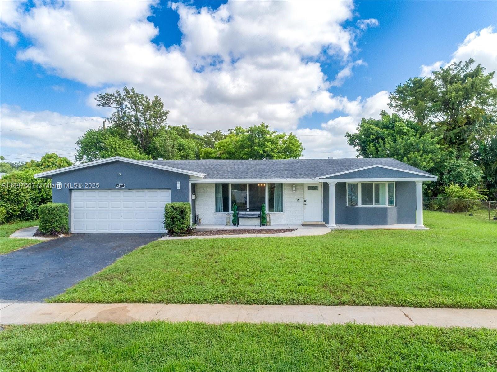 4837 NW 8th St, Plantation FL 33317