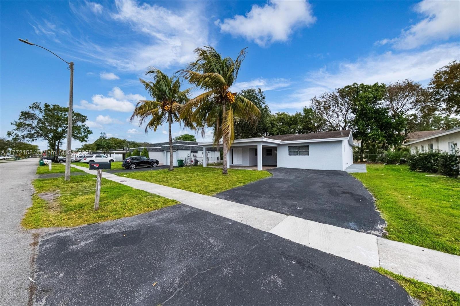6941 NW 84th St, Tamarac FL 33321