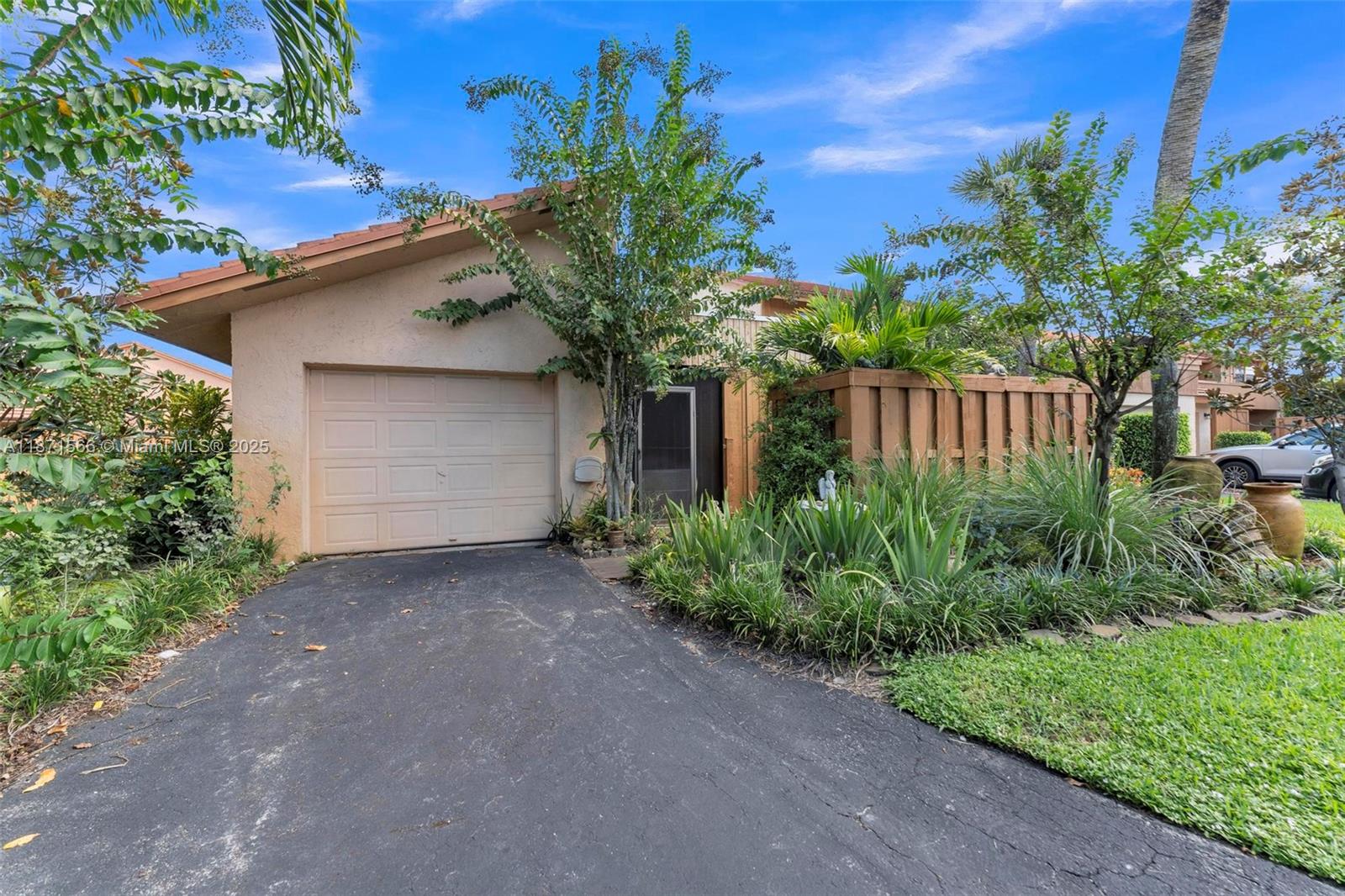 5405 Stonybrook Dr, Boynton Beach FL 33437
