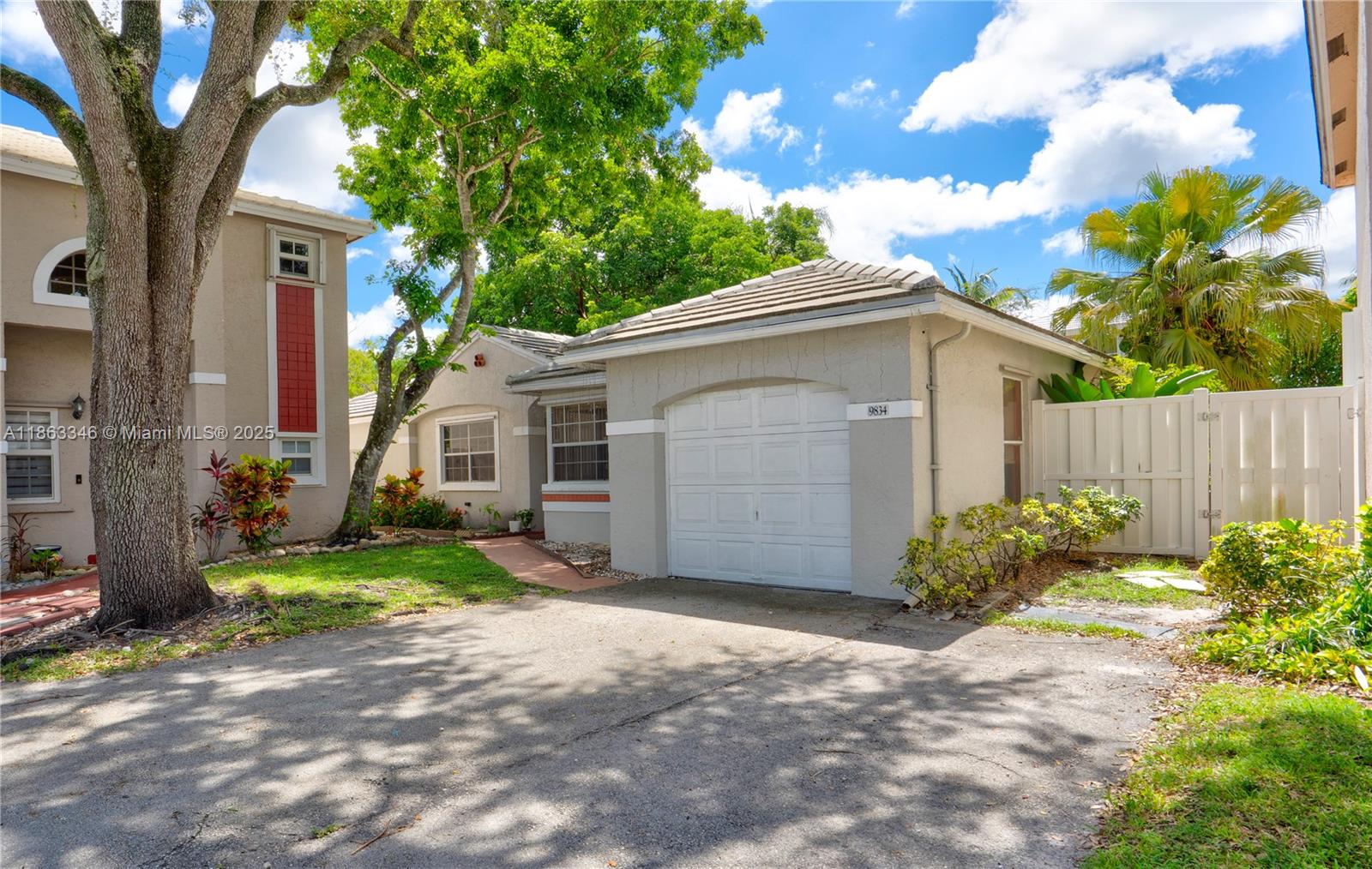 9834 NW 2nd Ct, Plantation FL 33324