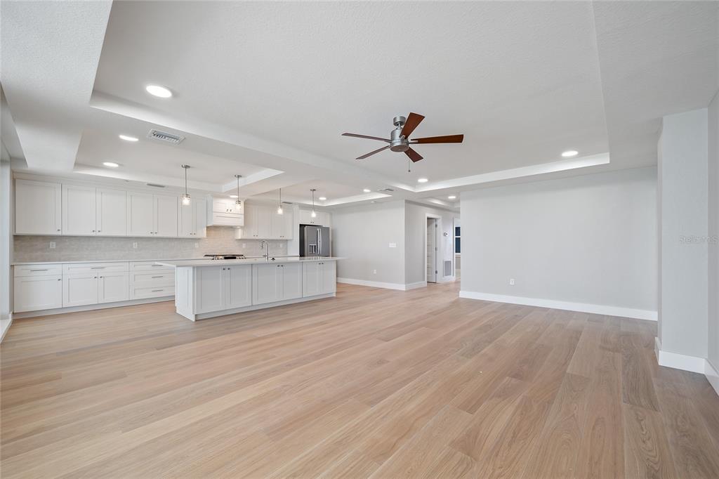 14048 GULF BOULEVARD UNIT 402, MADEIRA BEACH, FL — photo 5 of 30