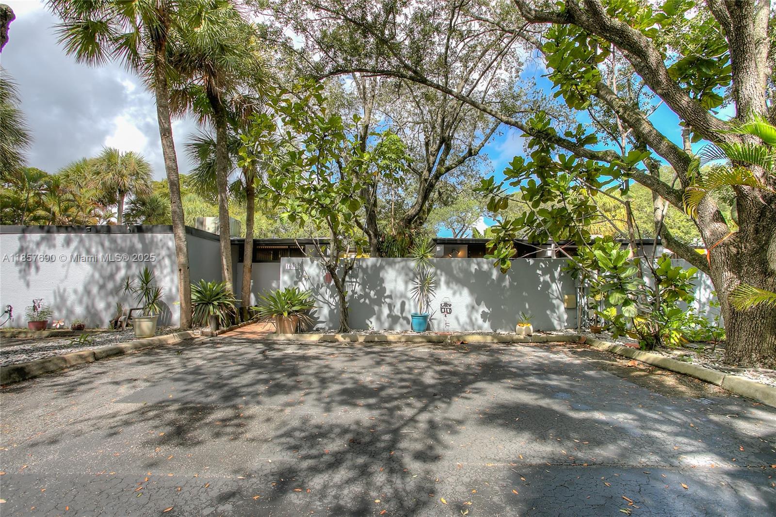 16332 E Oak Walk # 16332, Miami Lakes FL 33014