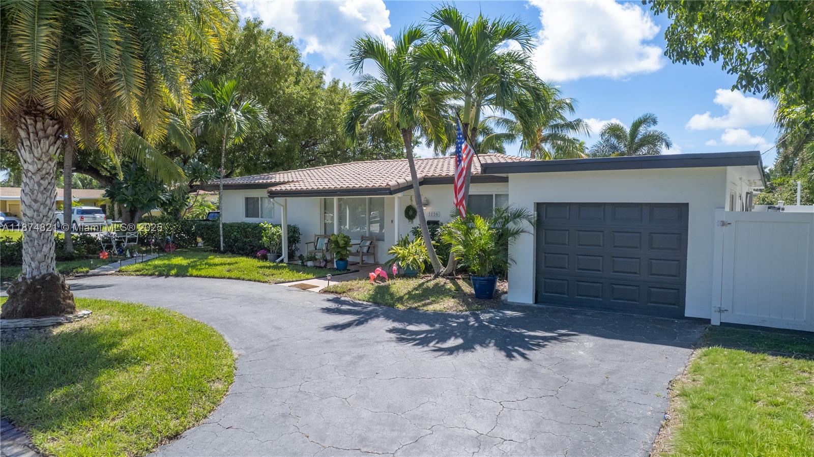 1116 SE 13th Ct, Deerfield Beach FL 33441