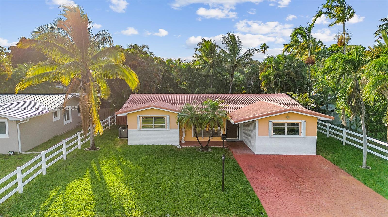 2000 N 44th Ave, Hollywood FL 33021