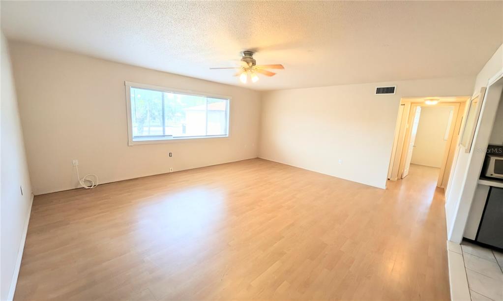 360 BASE AVENUE E UNIT 424, VENICE, FL — photo 4 of 23