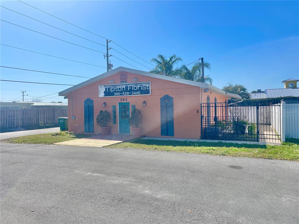 392 N CAUSEWAY