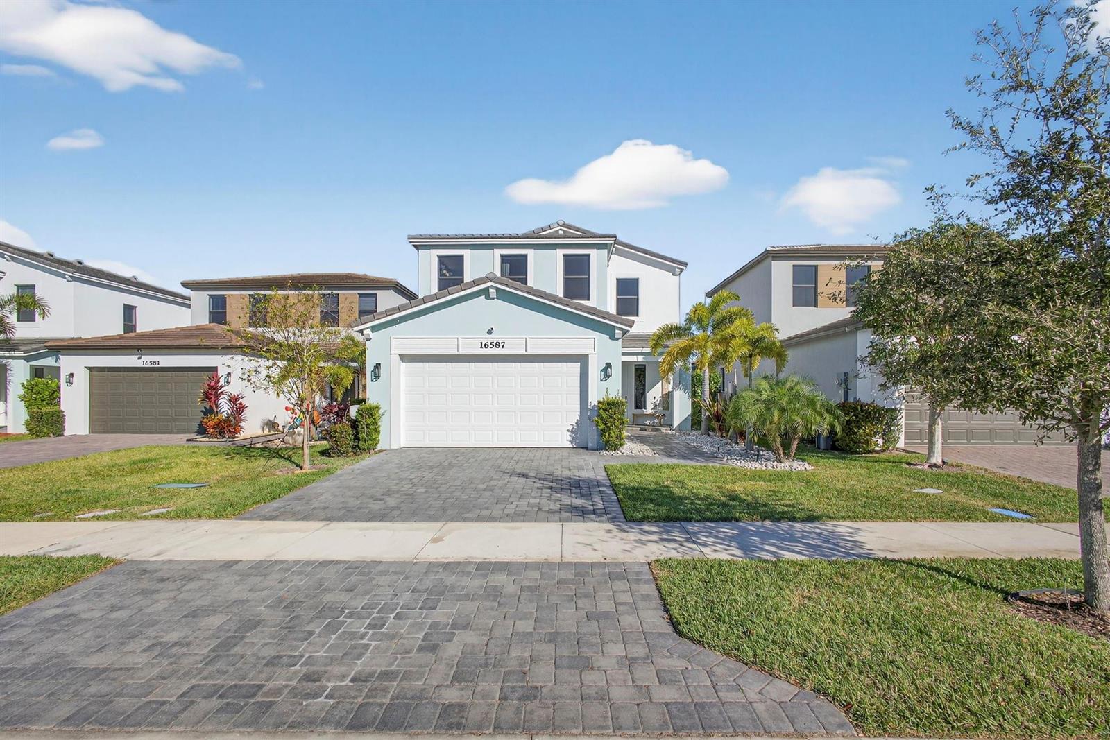16587 Cove Road, FL 33470