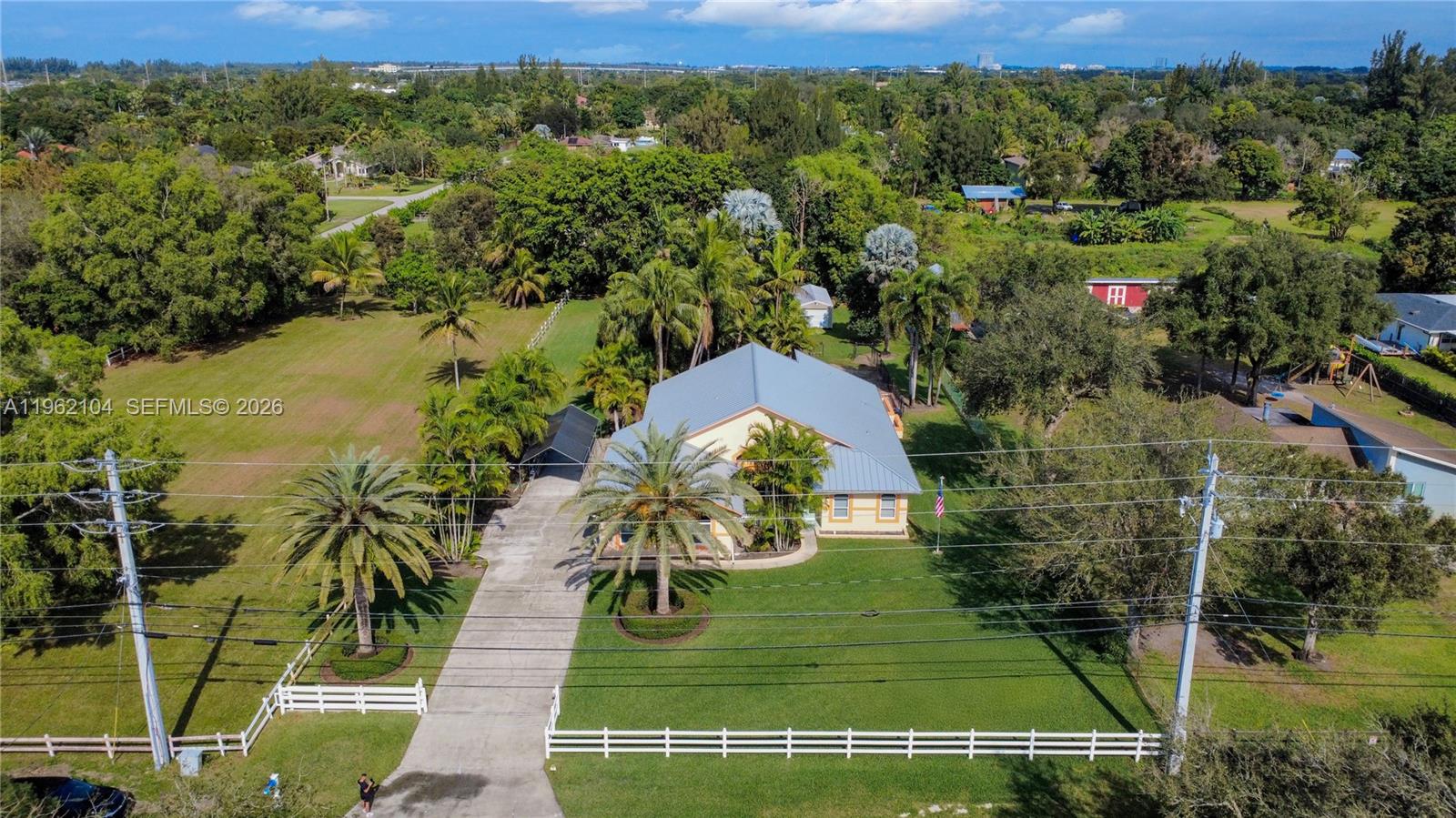 14481 SW 20th St, Davie FL 33325