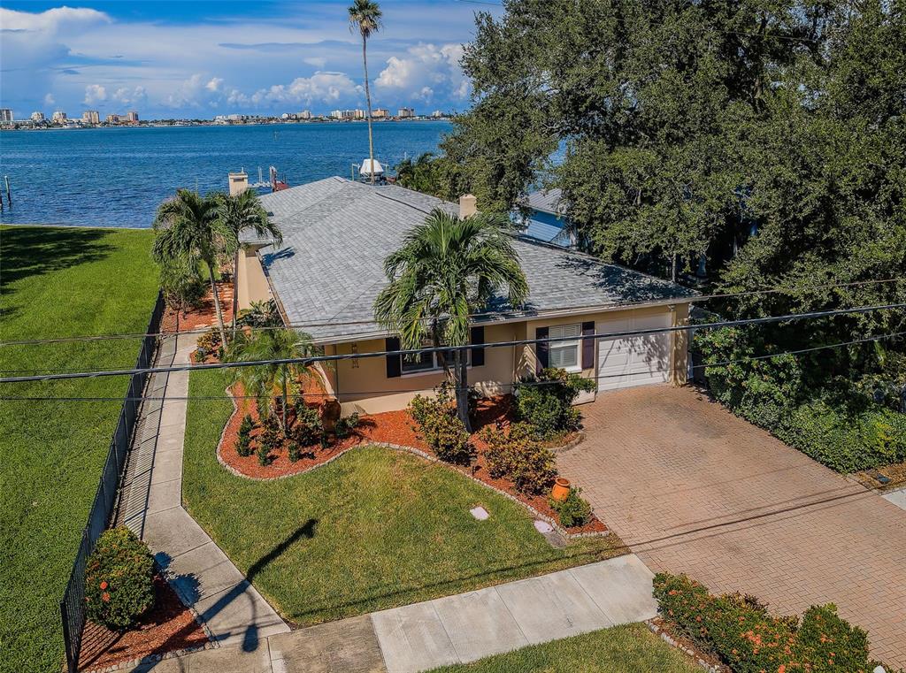 1748 SUNSET DRIVE