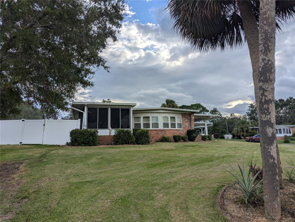 61 WOODLAND CIRCLE