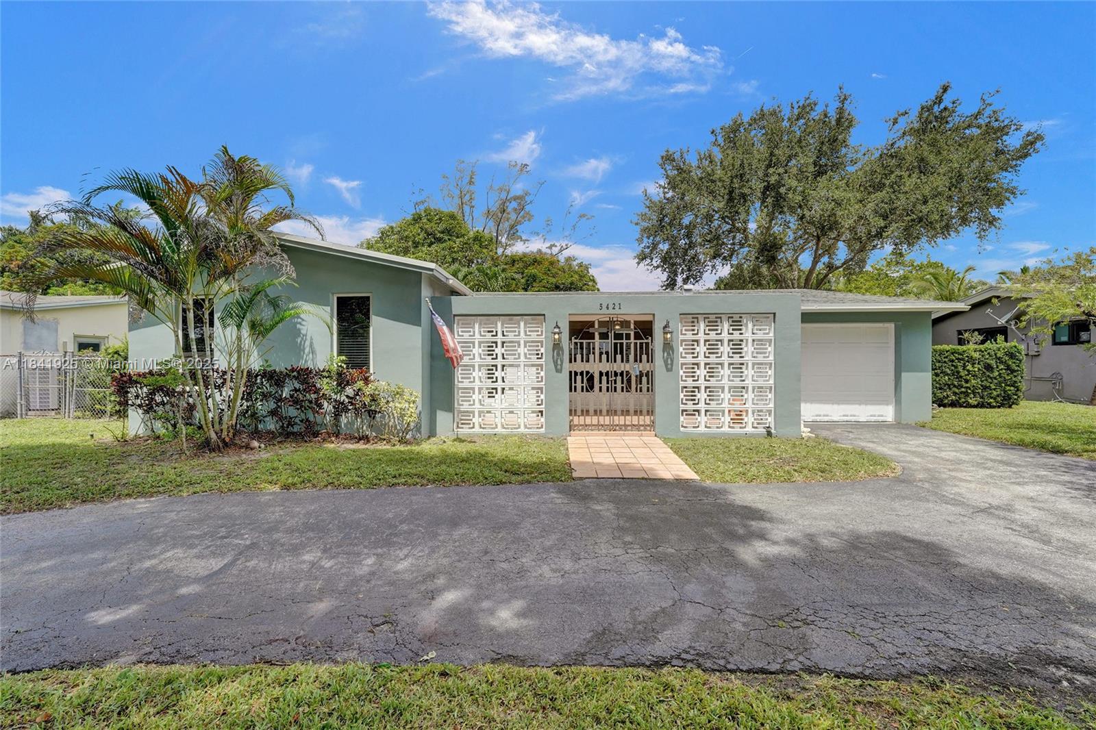 5421 SW 94th Ave, Cooper City FL 33328