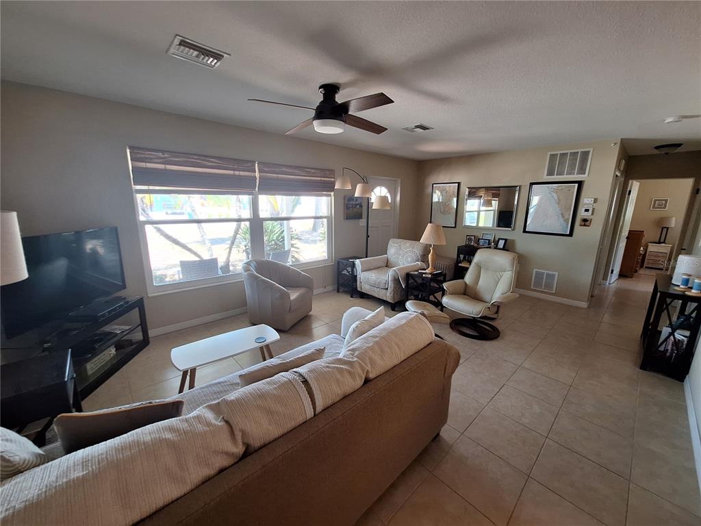 1541 CREST DRIVE, ENGLEWOOD, FL — photo 2 of 30
