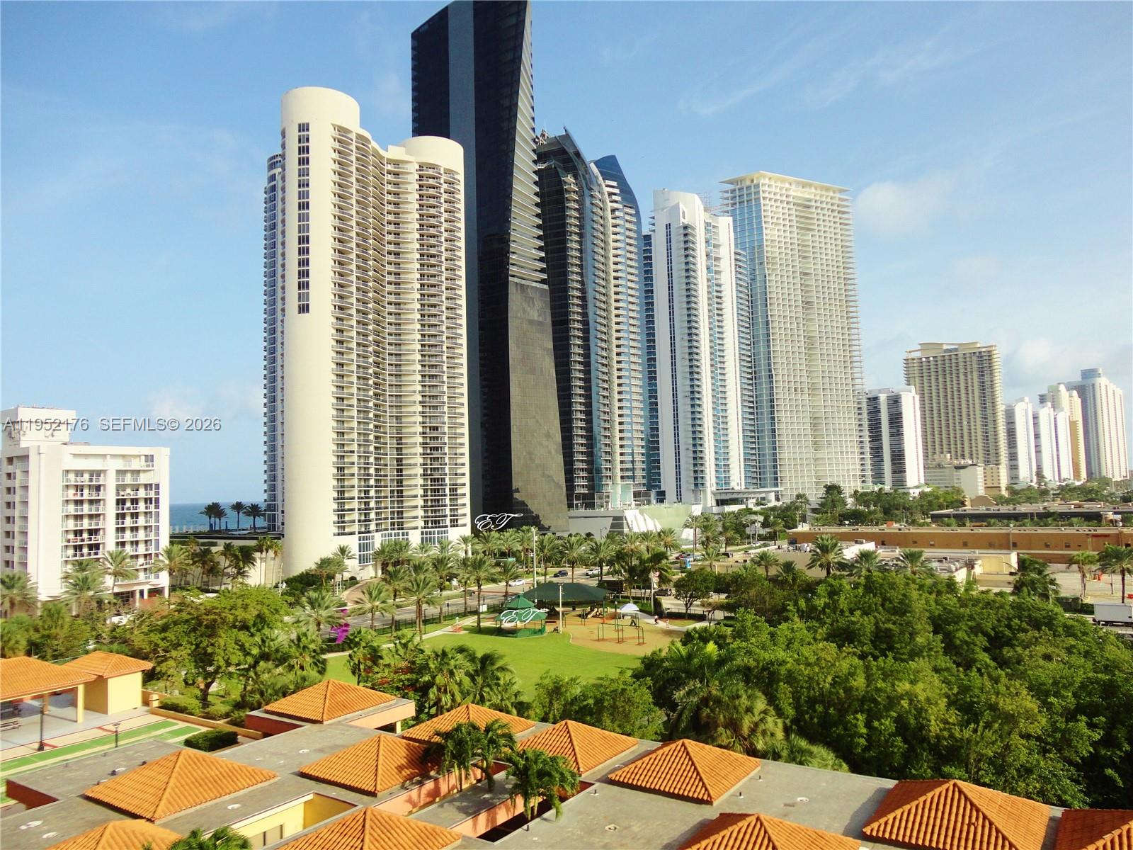 SUNNY ISLES BEACH, FL — photo 2 of 12