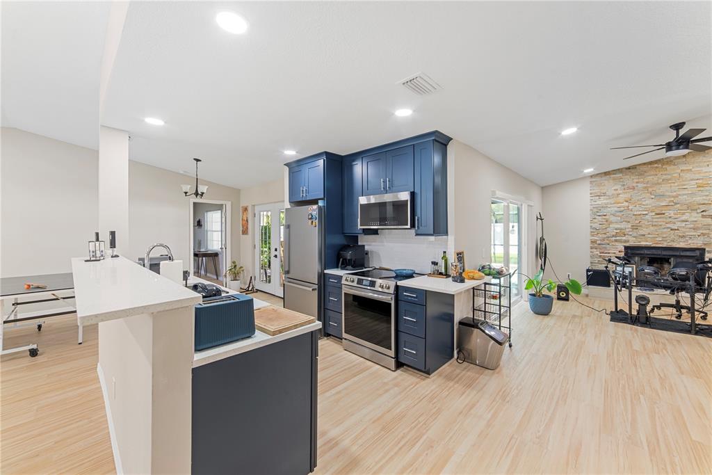 1003 RED OAK CIRCLE, BRANDON, FL — photo 5 of 30