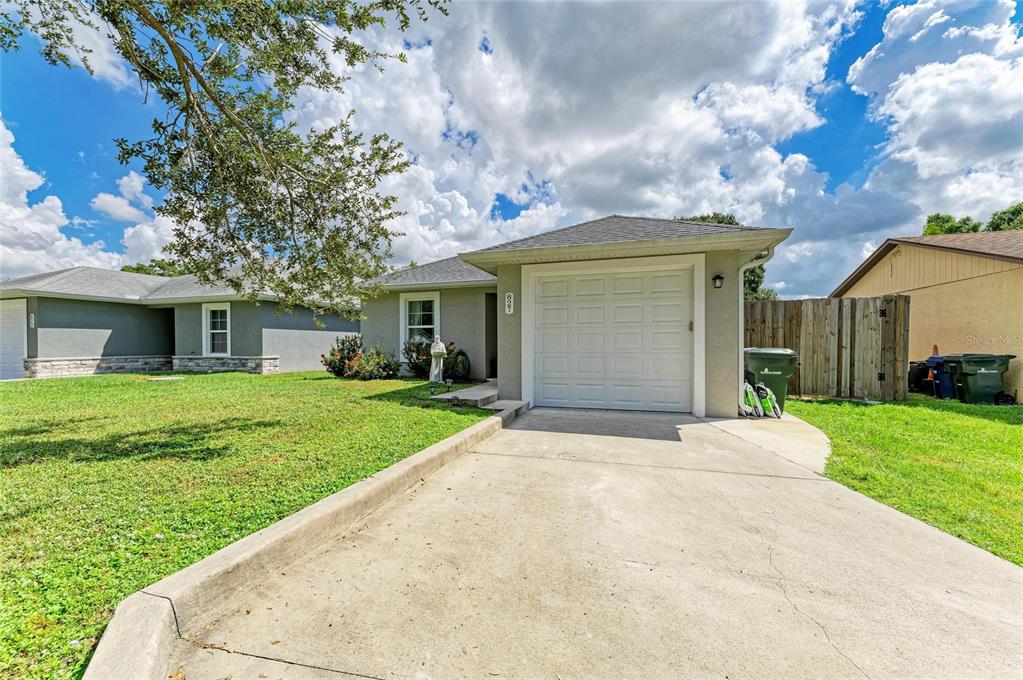 827 BACON AVENUE