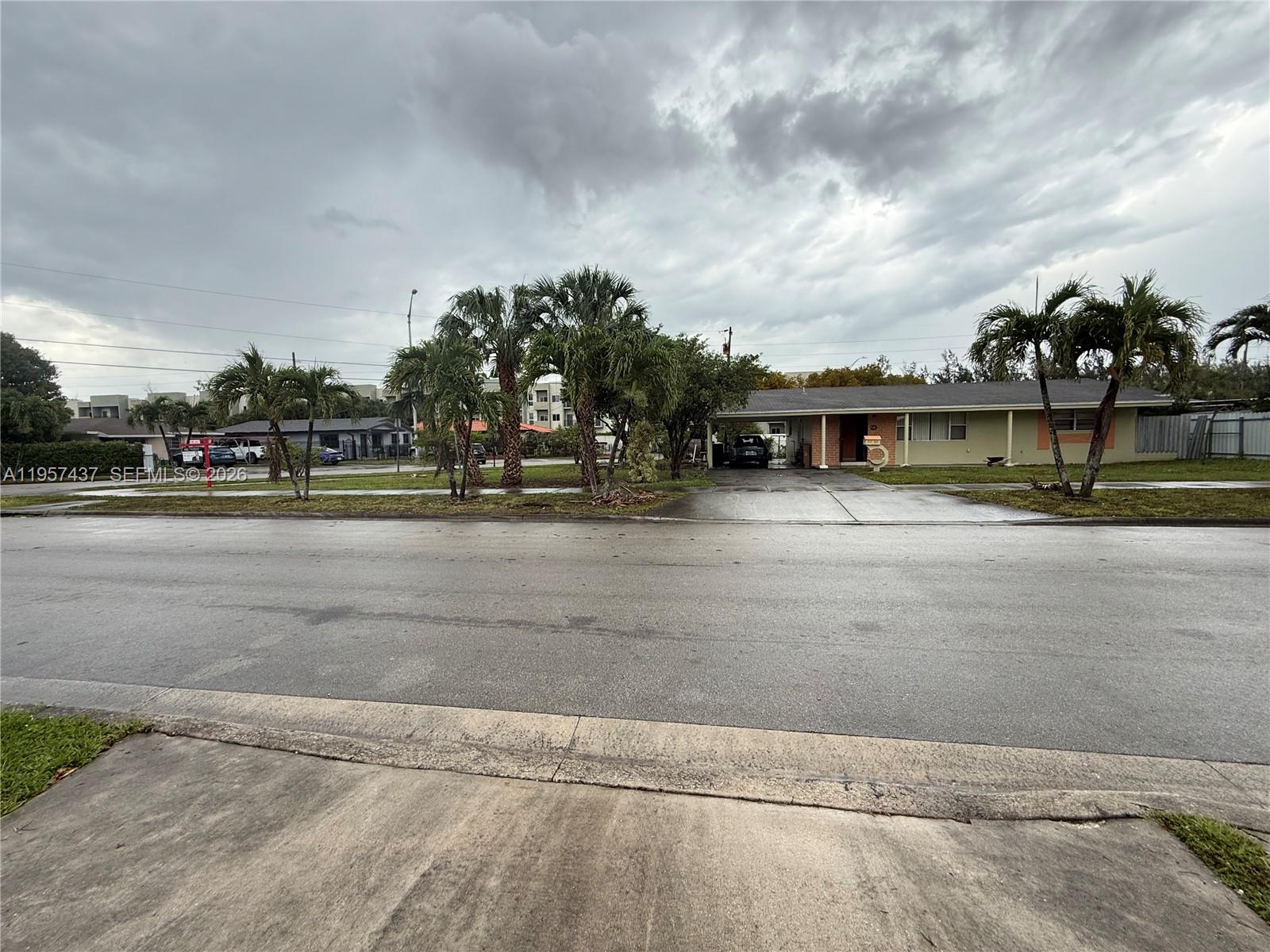 185 E 20th St, Hialeah FL 33010
