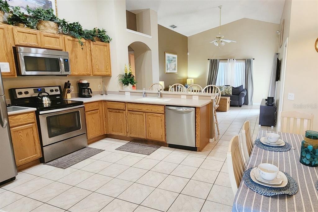 2914 BLOOMING ALAMANDA LOOP, KISSIMMEE, FL — photo 4 of 16