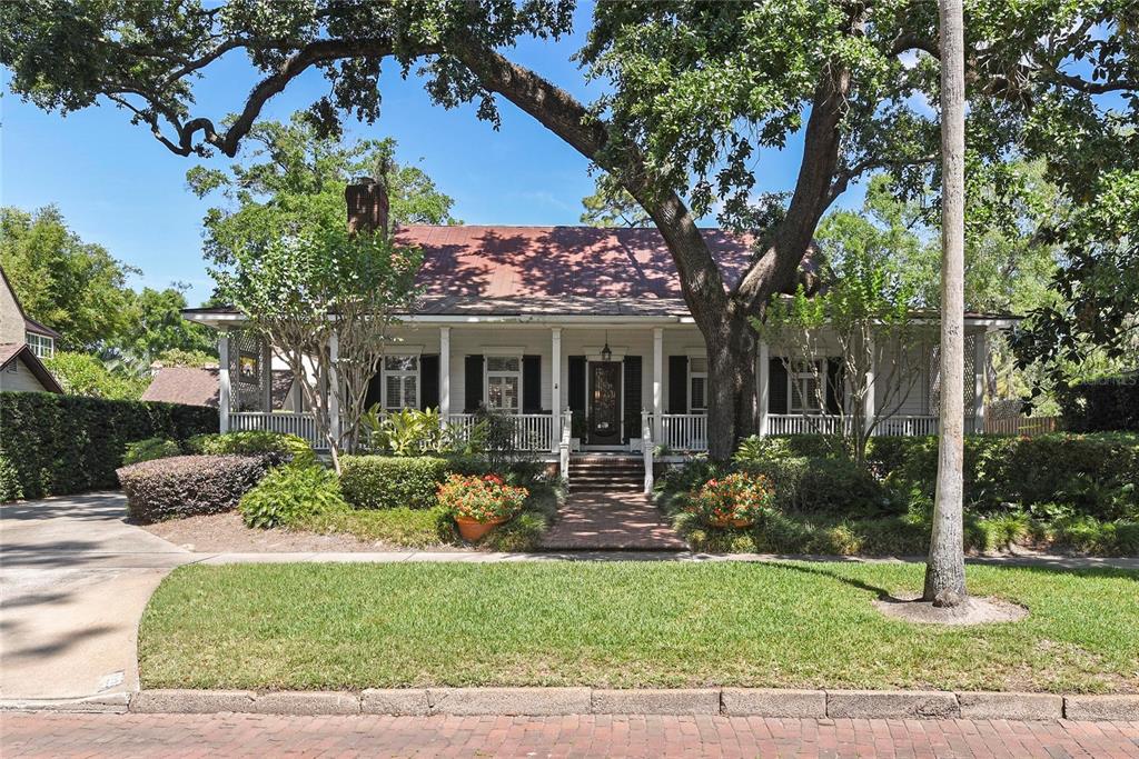 1233 GOLDEN LANE