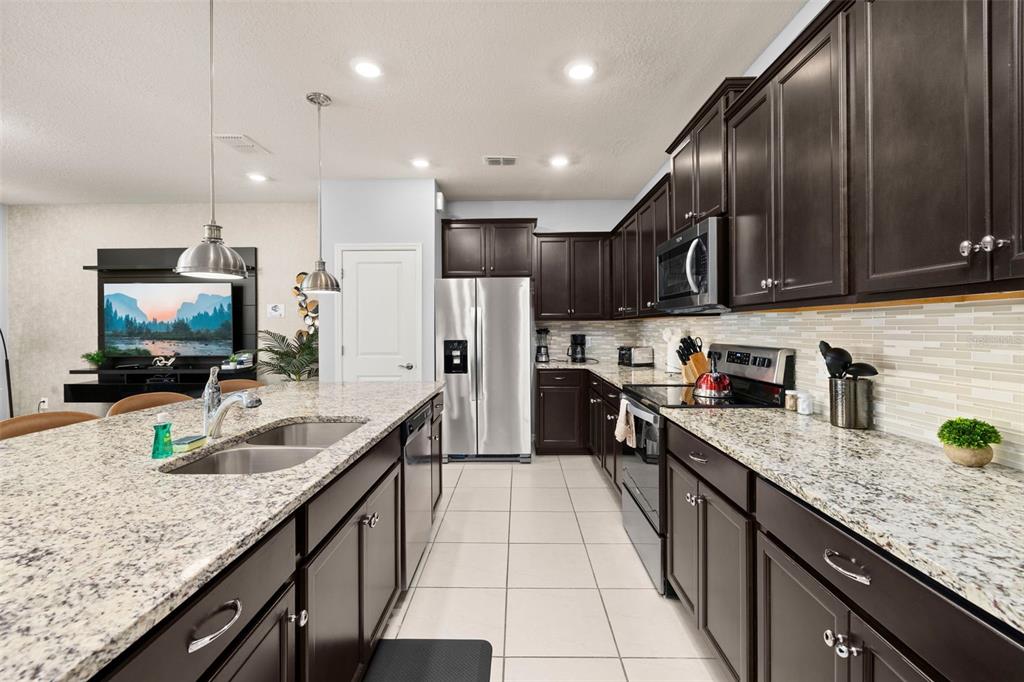 971 PARADISE DRIVE, DAVENPORT, FL — photo 4 of 30