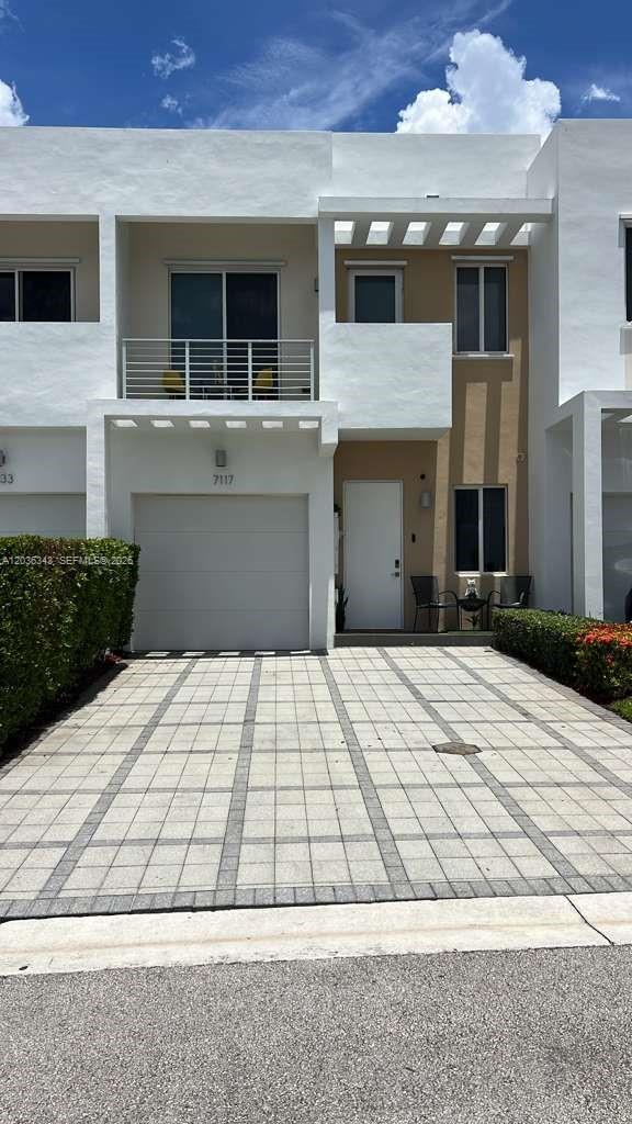 7117 NW 103rd Path, Doral FL 33178