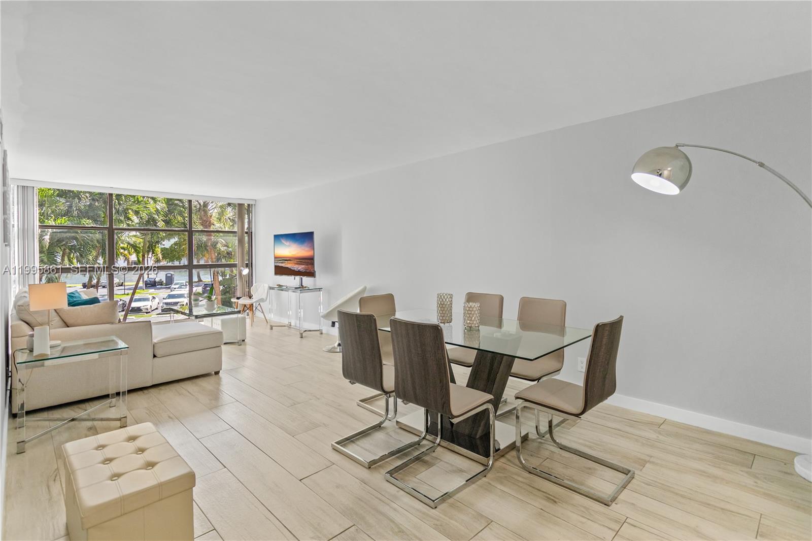 600 Parkview Dr # 204, Hallandale Beach FL 33009