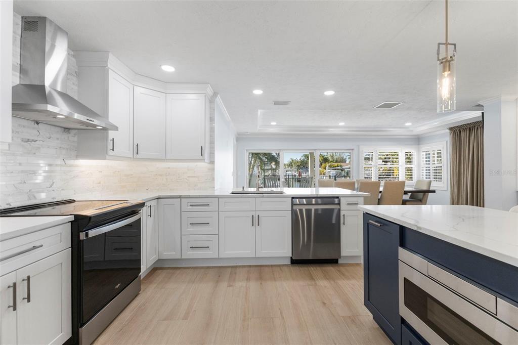 312 WESTWINDS DRIVE, PALM HARBOR, FL — photo 5 of 30