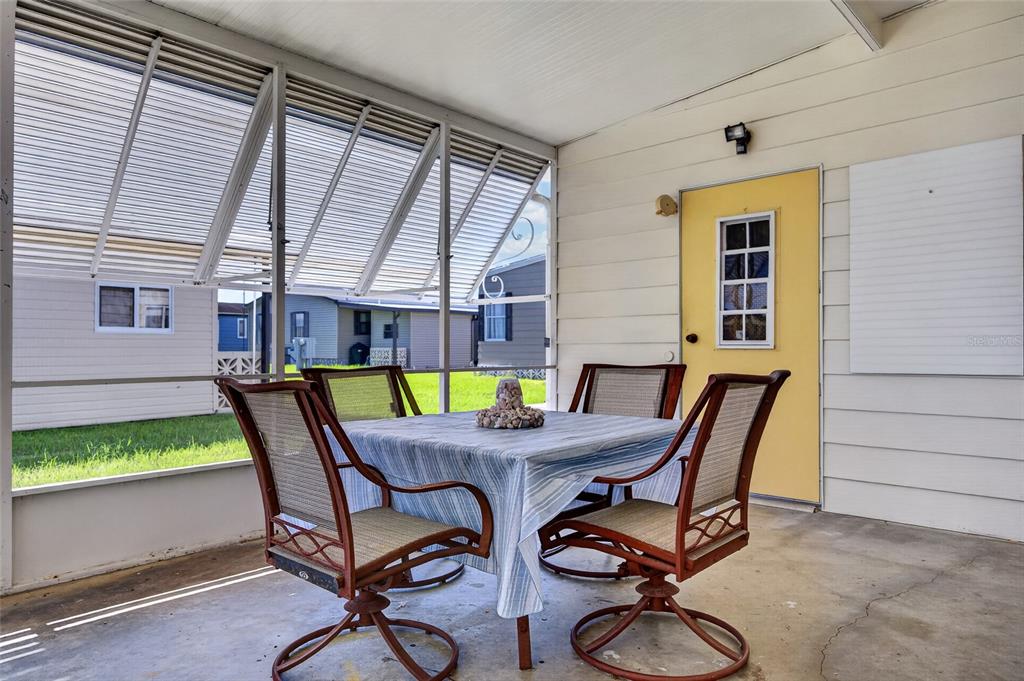 501 LA PLAYA CIRCLE, NORTH PORT, FL — photo 3 of 30